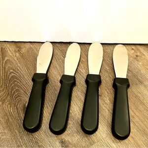 Like New Butter Spreader Knives- Set of 4